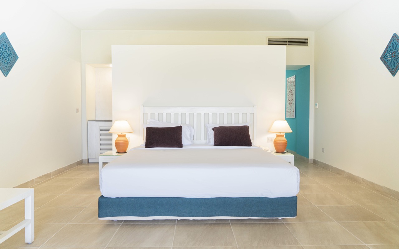 Deluxe Beach Front 3