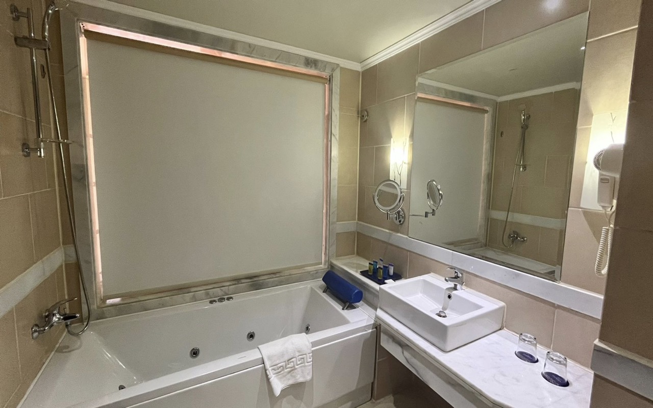Ultra Deluxe Room With Jacuzzi 3