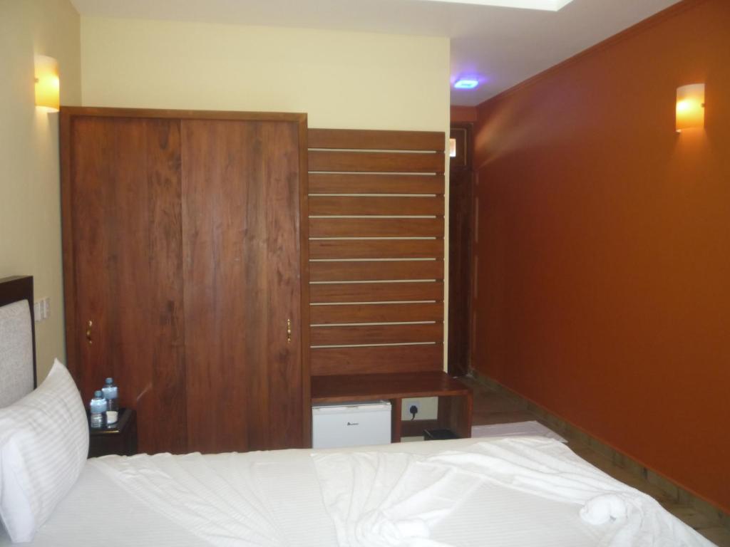 Deluxe Room 1