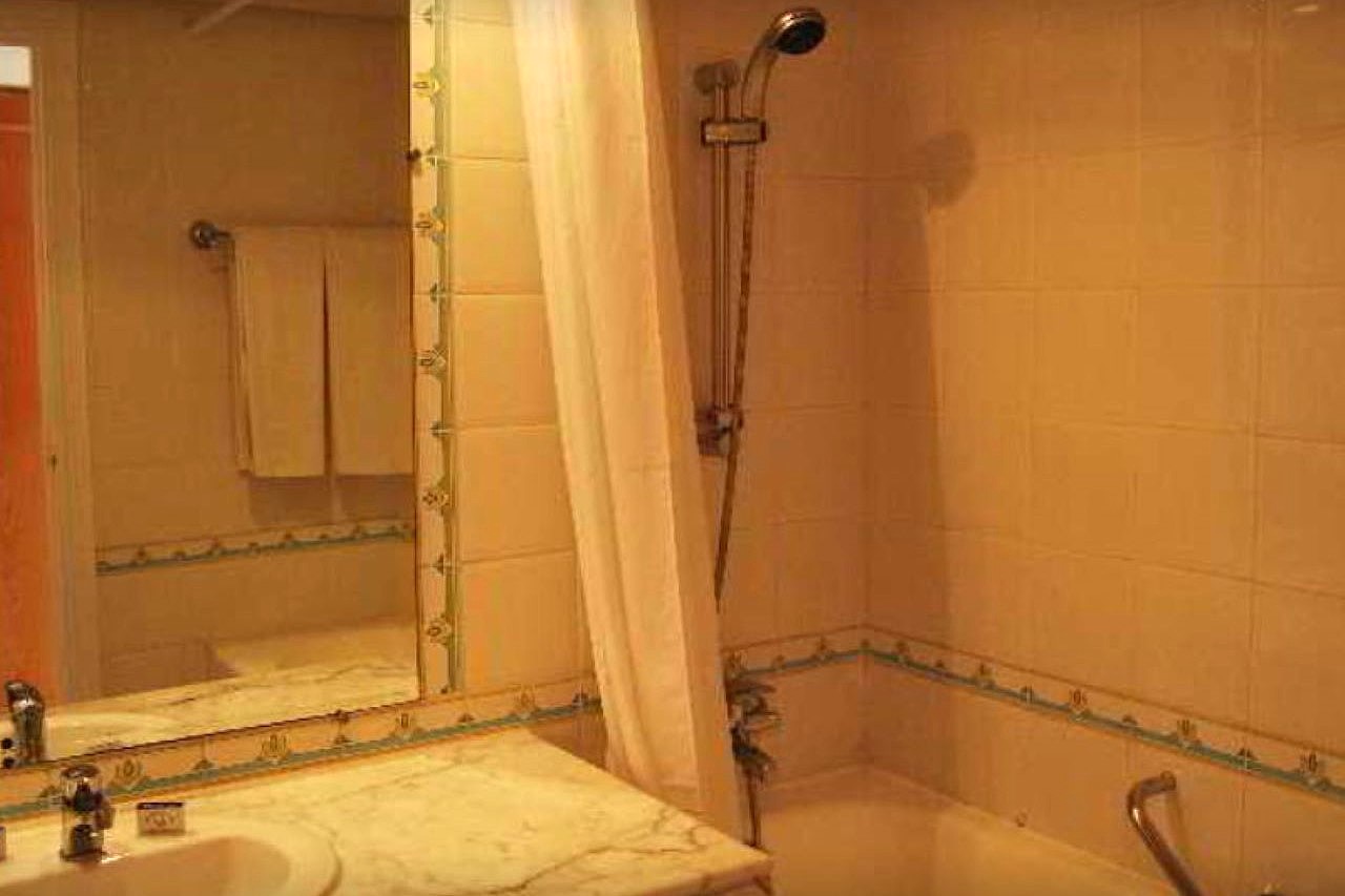 Deluxe Room 2