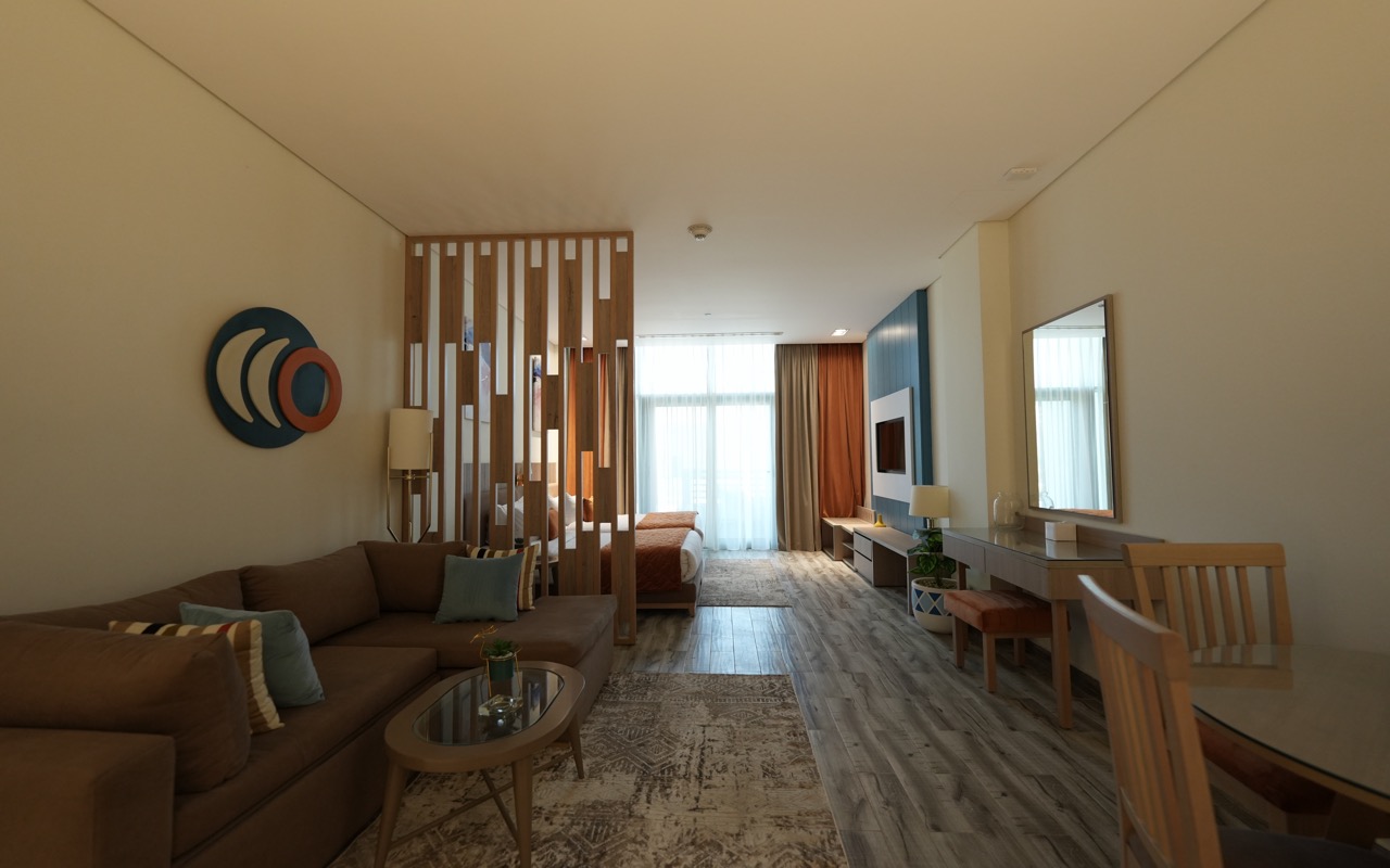 Family Room Pool View 1
