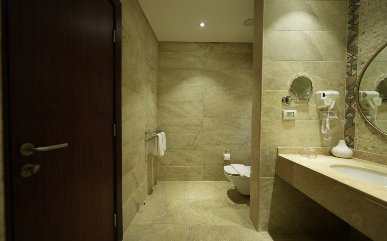 Deluxe Room Lake View 1