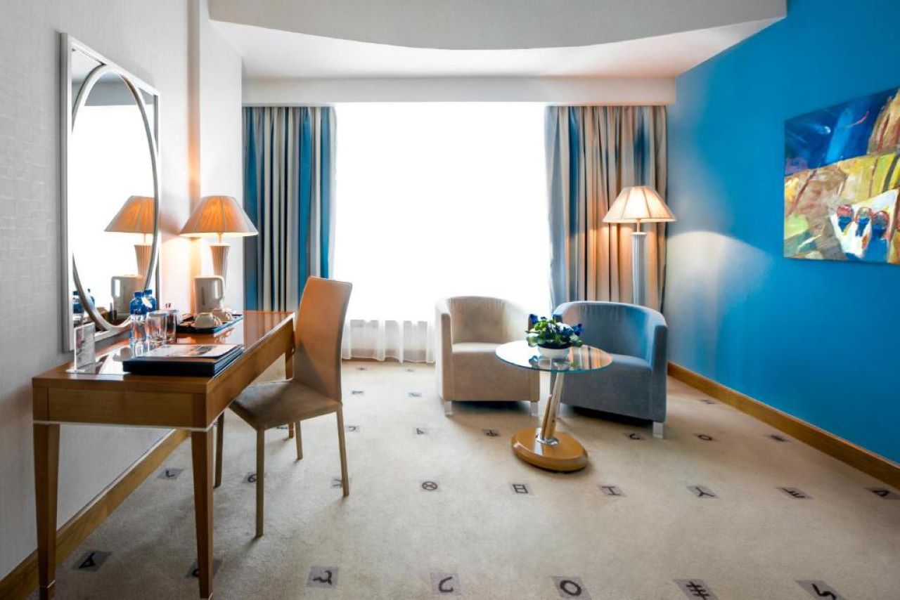 Junior Suite City View 2
