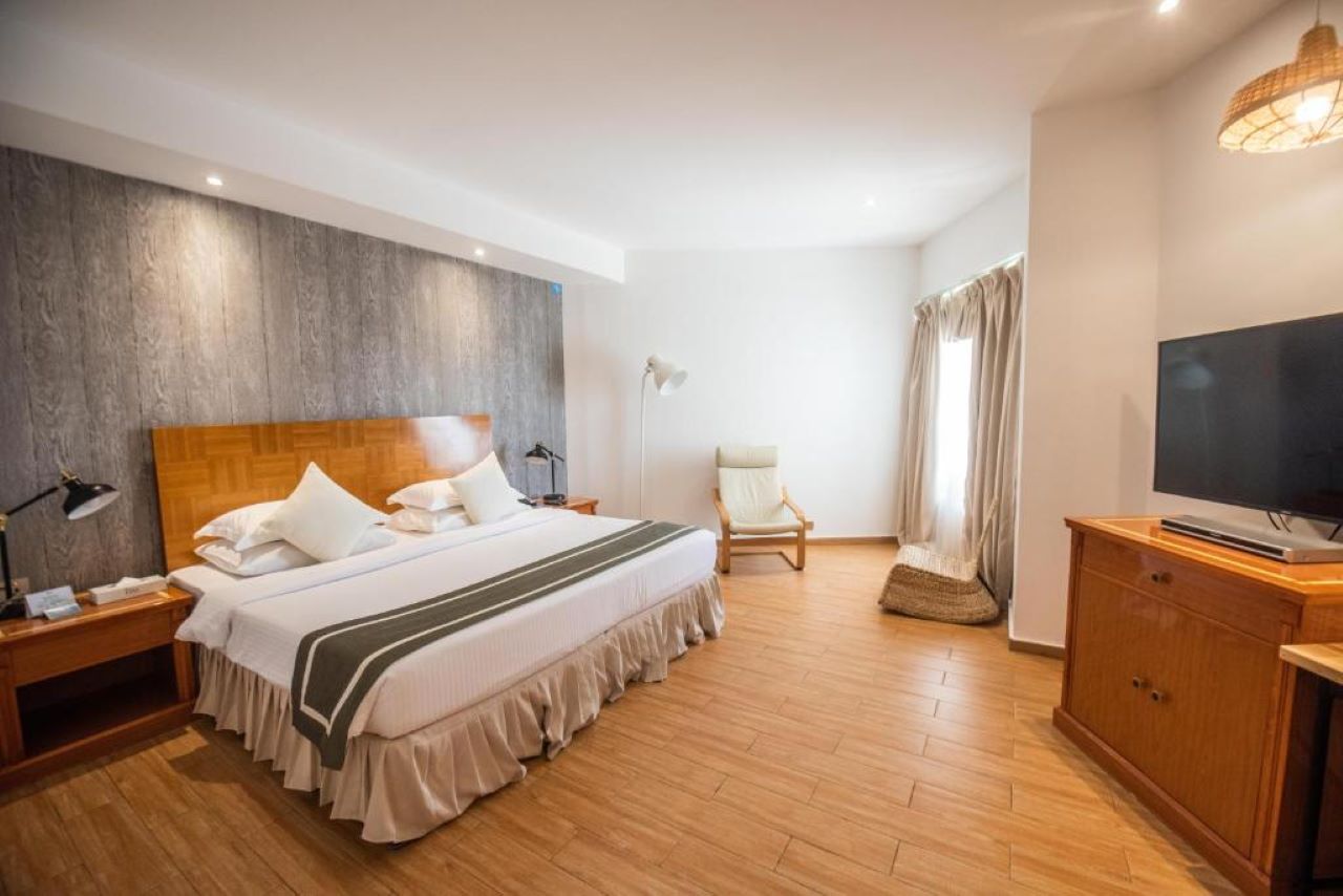 Executive Suite 1