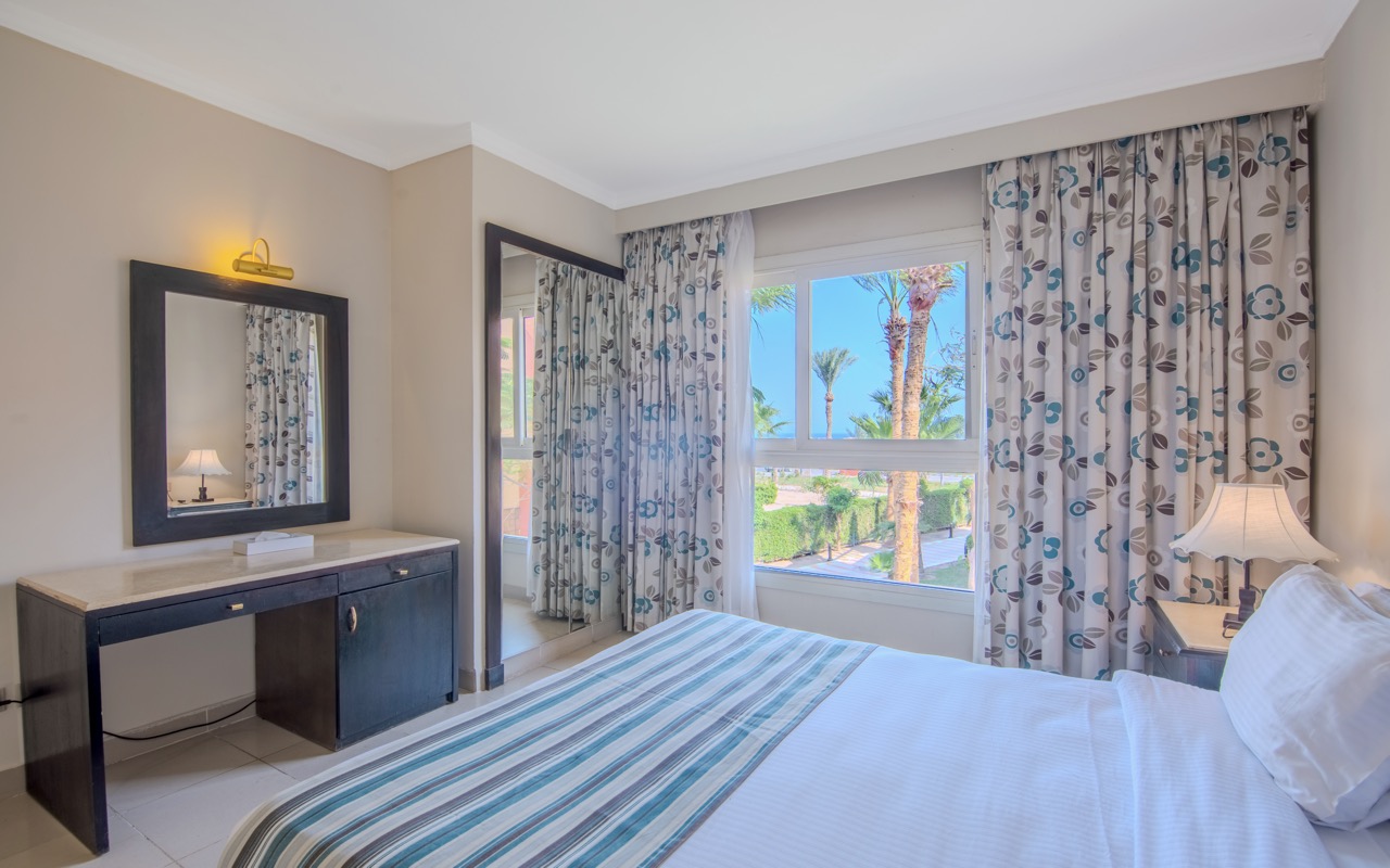 Deluxe Garden or Sea View 2