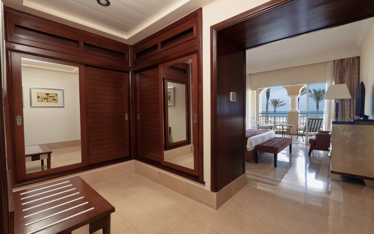 Executive Queen Suite 2