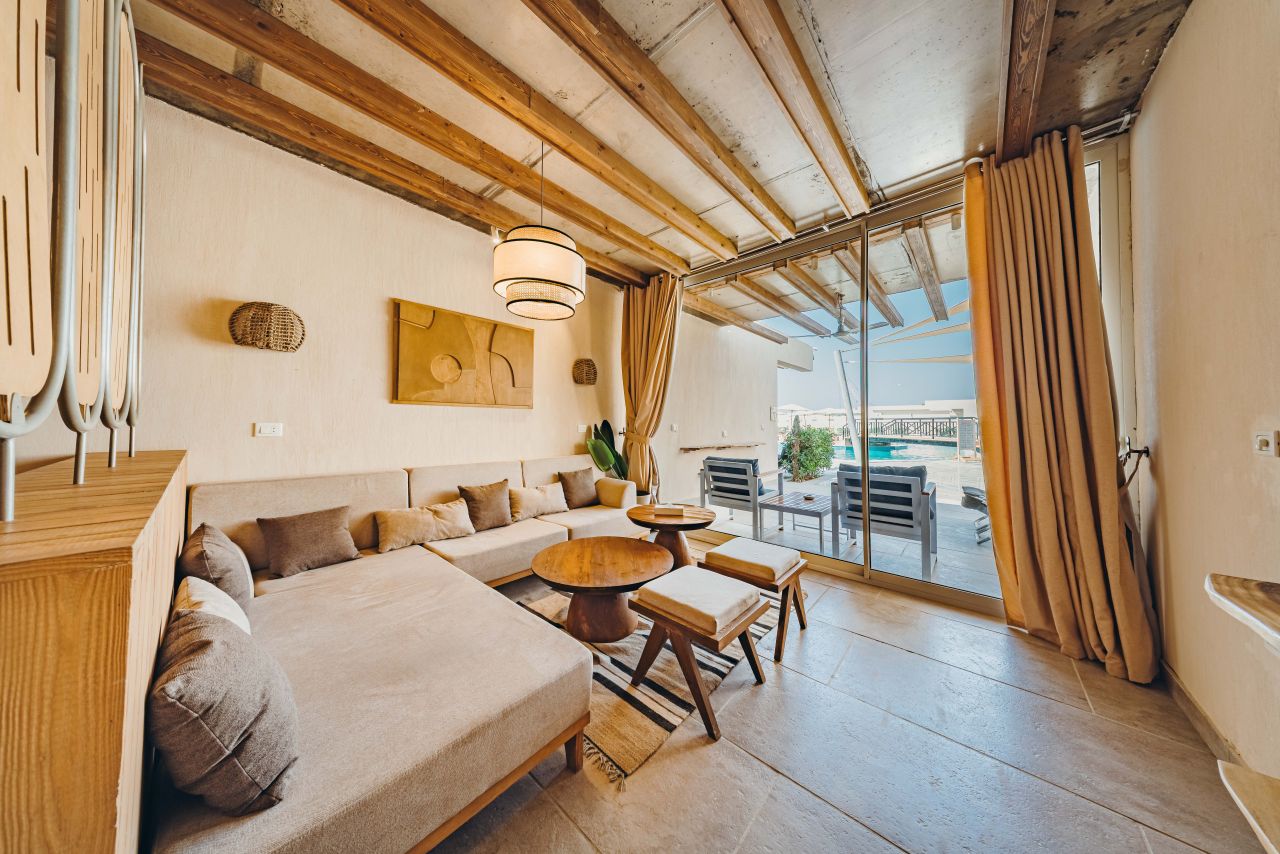 Deluxe Suite Two Bedrooms 4
