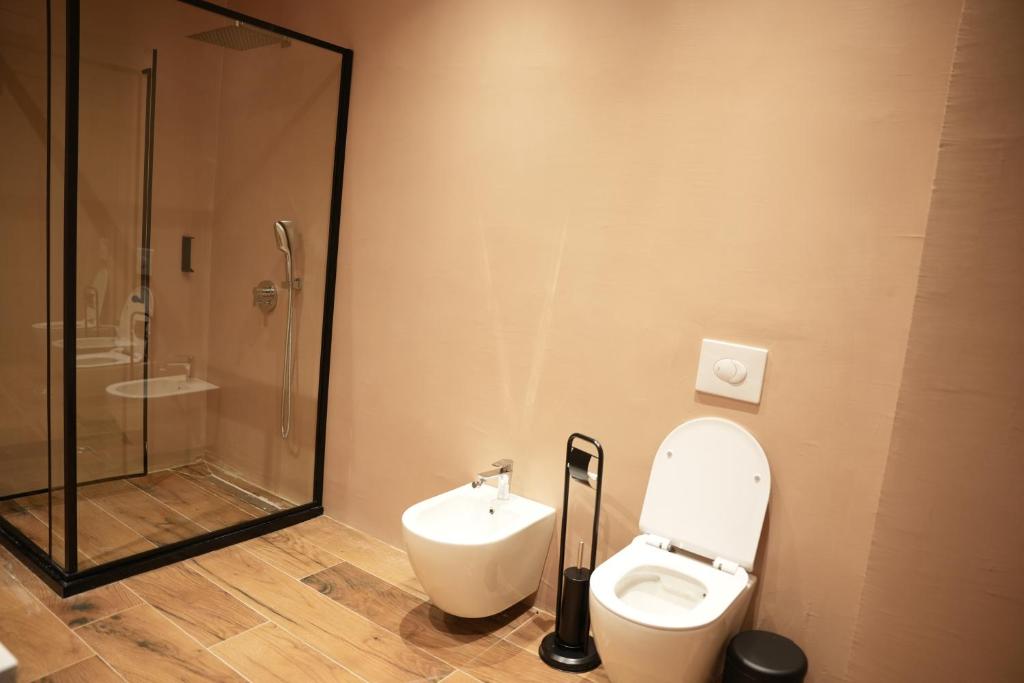 Queen Deluxe Room 3