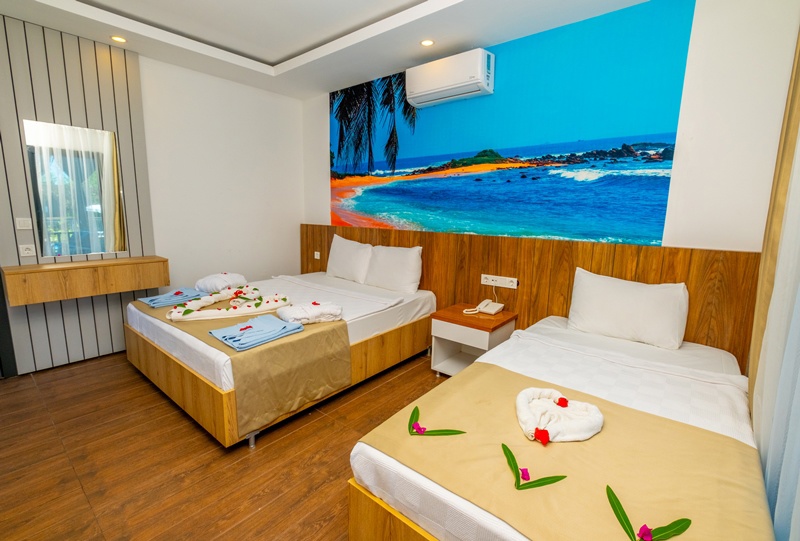 Swim Up Suite 2