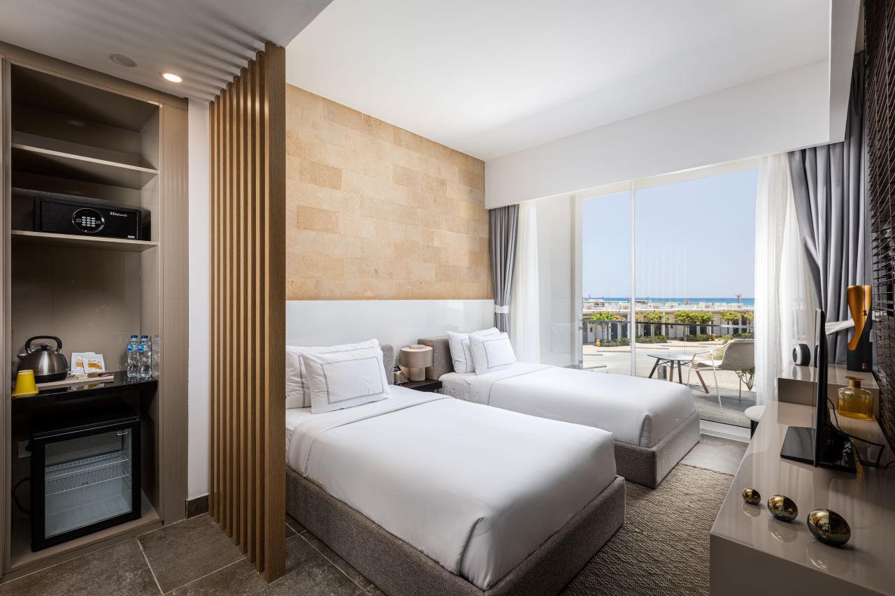 Deluxe Sea View 1