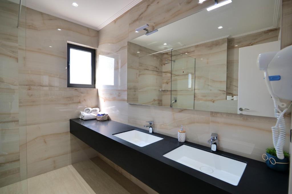 Superior Suite With Terrace Sea View 1