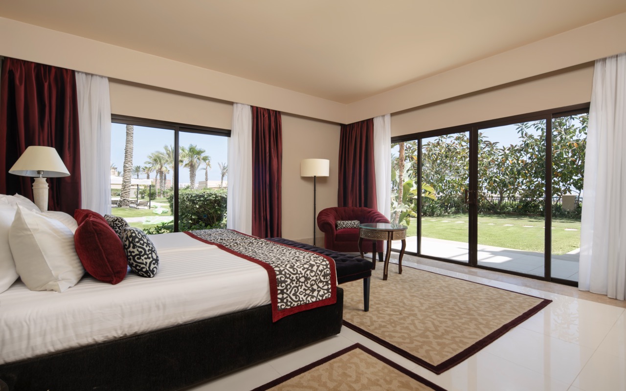 Executive Queen Suite 1
