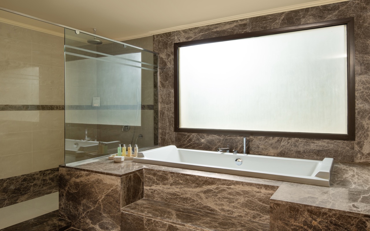 Royal  Suite 4