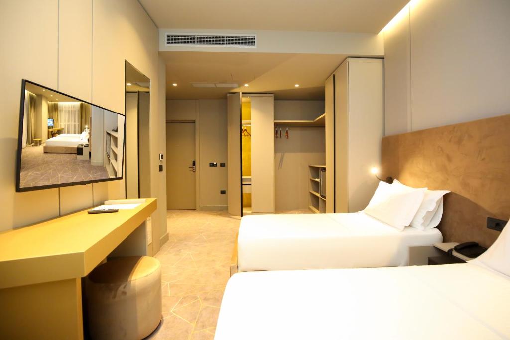 Family Room City View 3