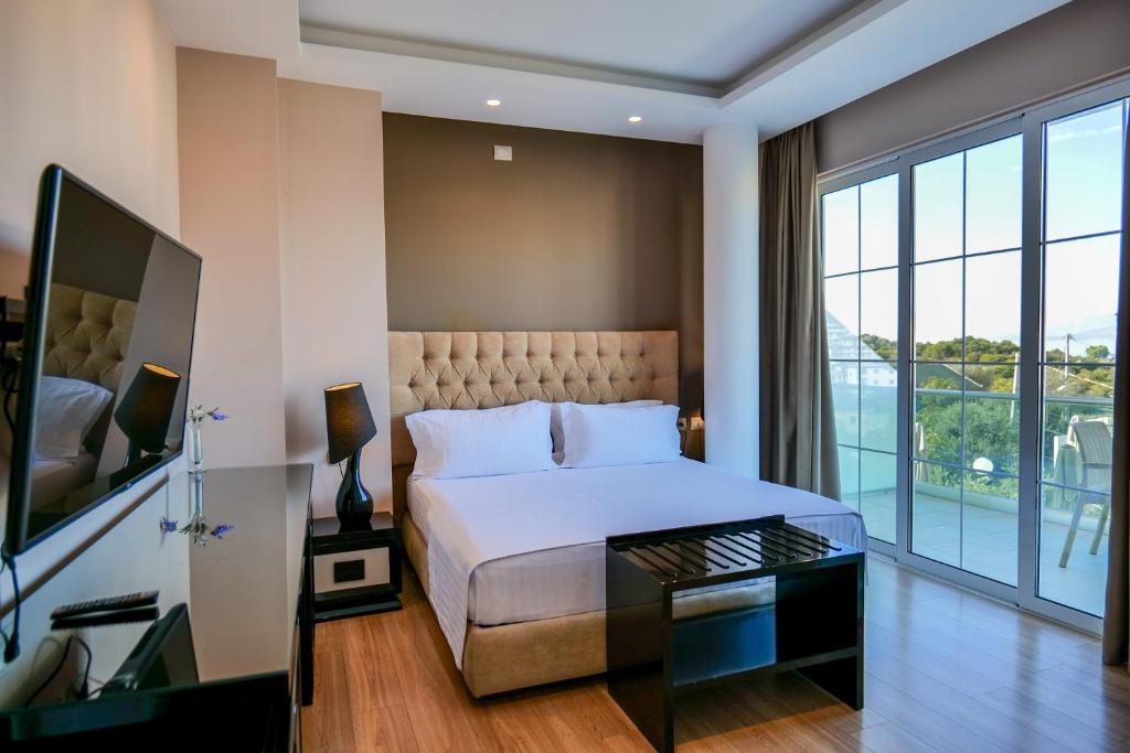 Deluxe Family Room Upper Floor 2nd or 3rd 2