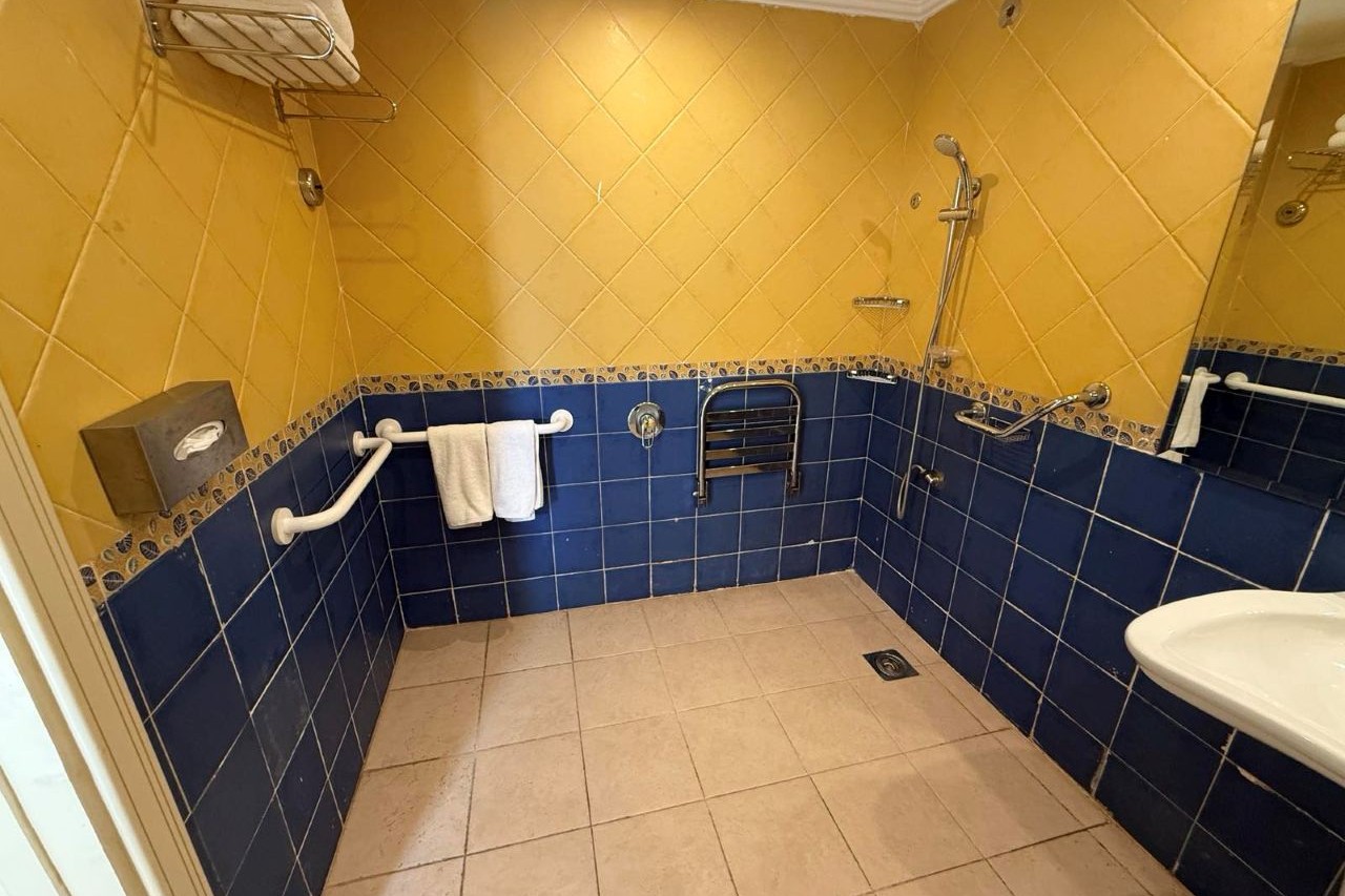 Handicap room 2
