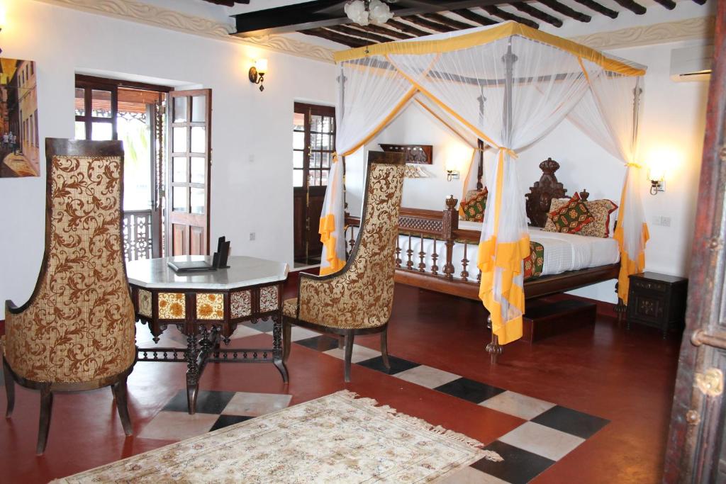 Executive Suite 2