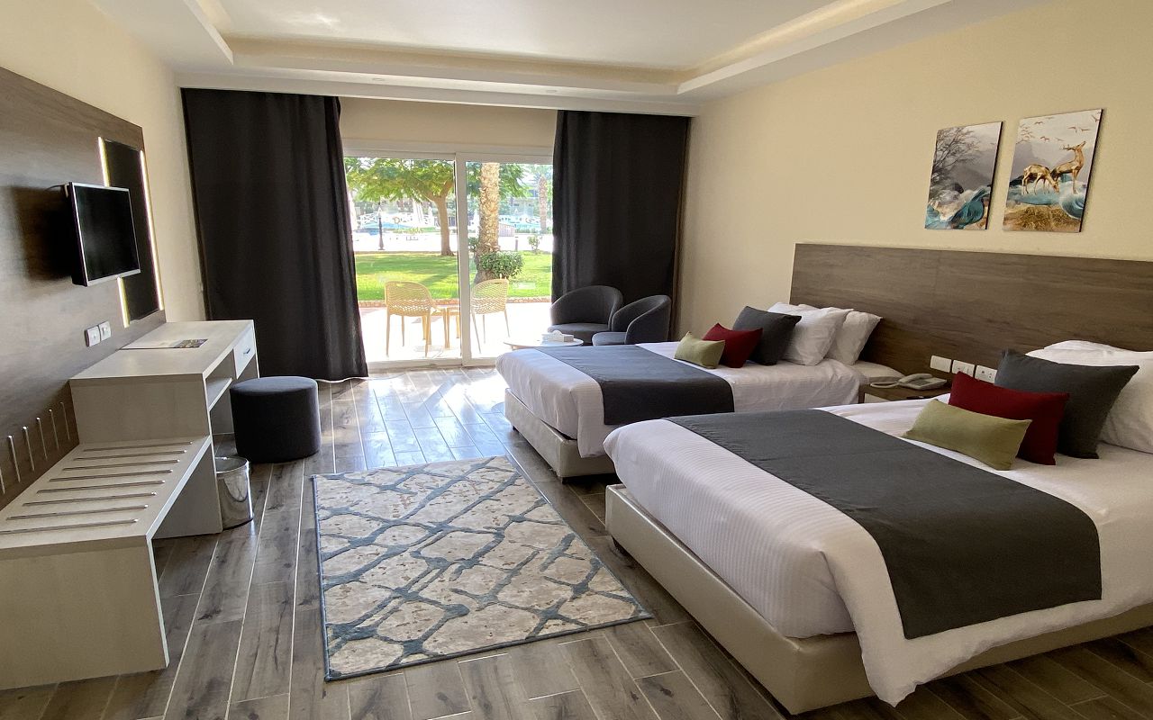 Deluxe Pool/ Side Sea View Room 2