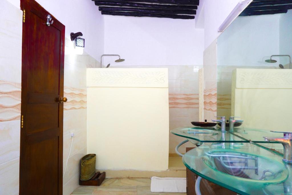 Deluxe Single Room 2