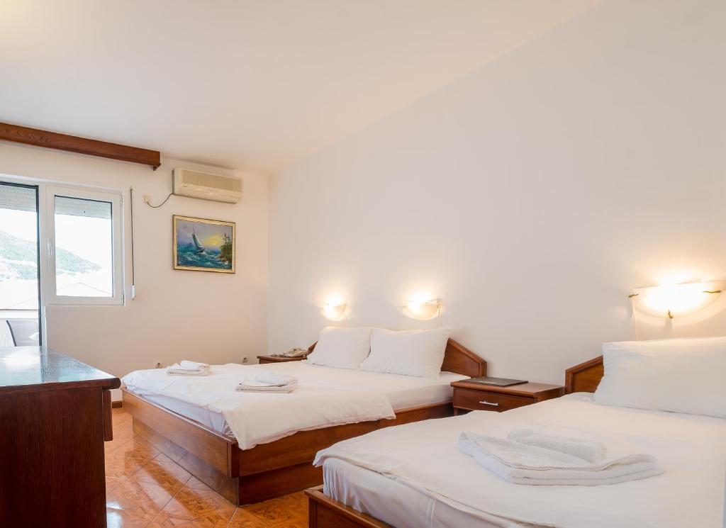 Standard Twin Room 1