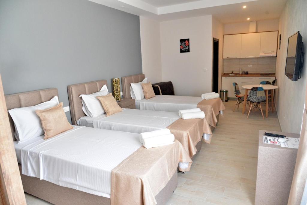 Triple Apartment 1