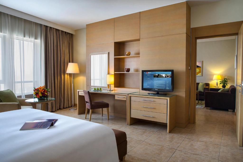 Two Bedroom Suite with Balcony 3