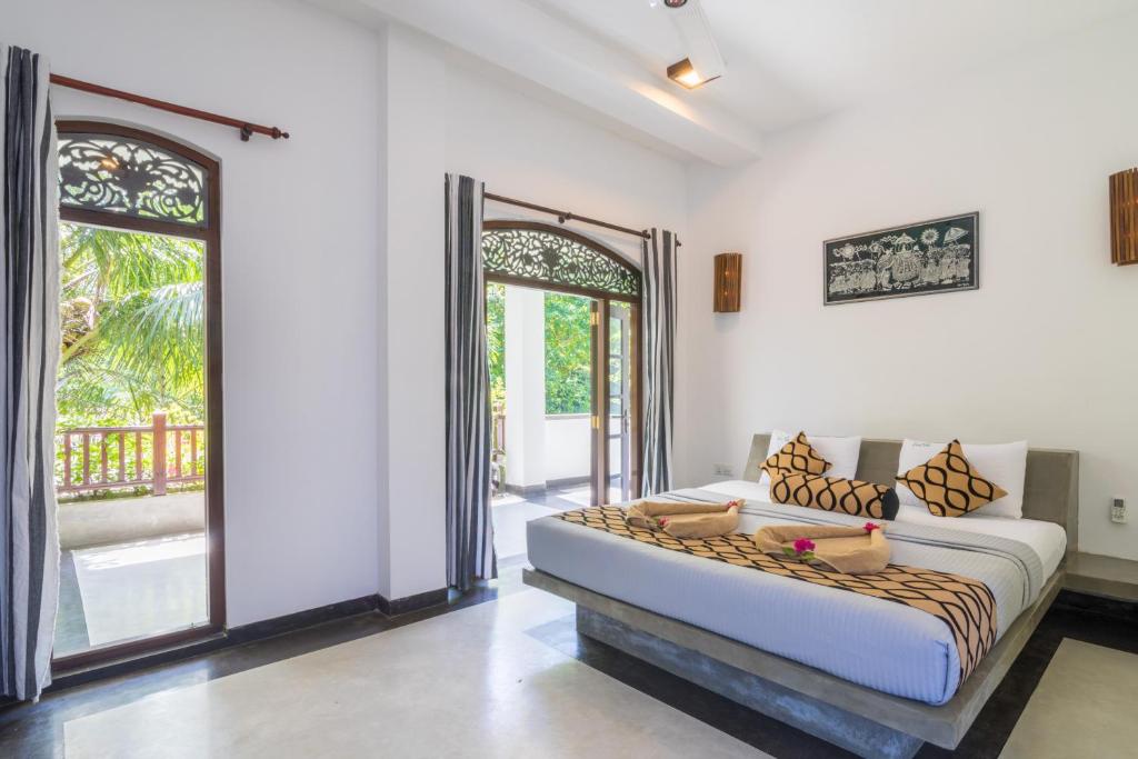 Deluxe With Balcony 2