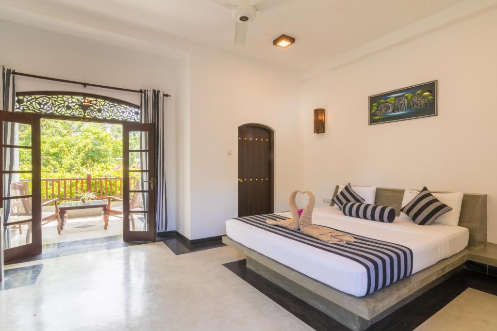 Deluxe With Balcony 1