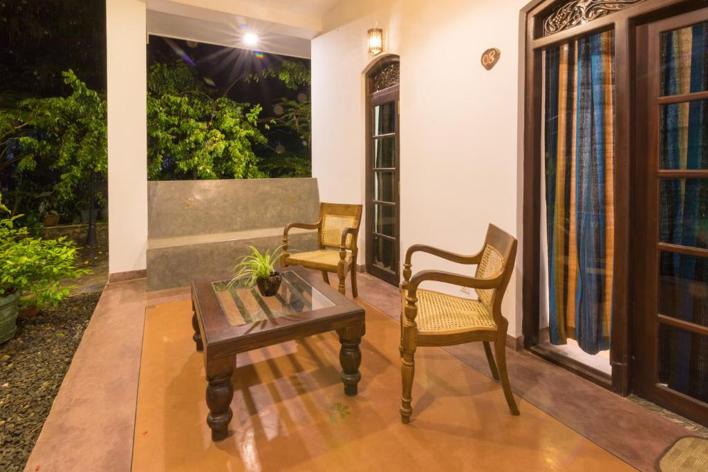 Deluxe With Porch 2