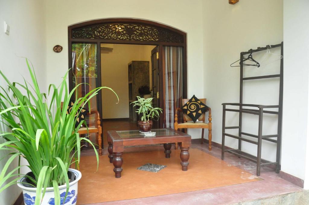 Deluxe With Porch 1