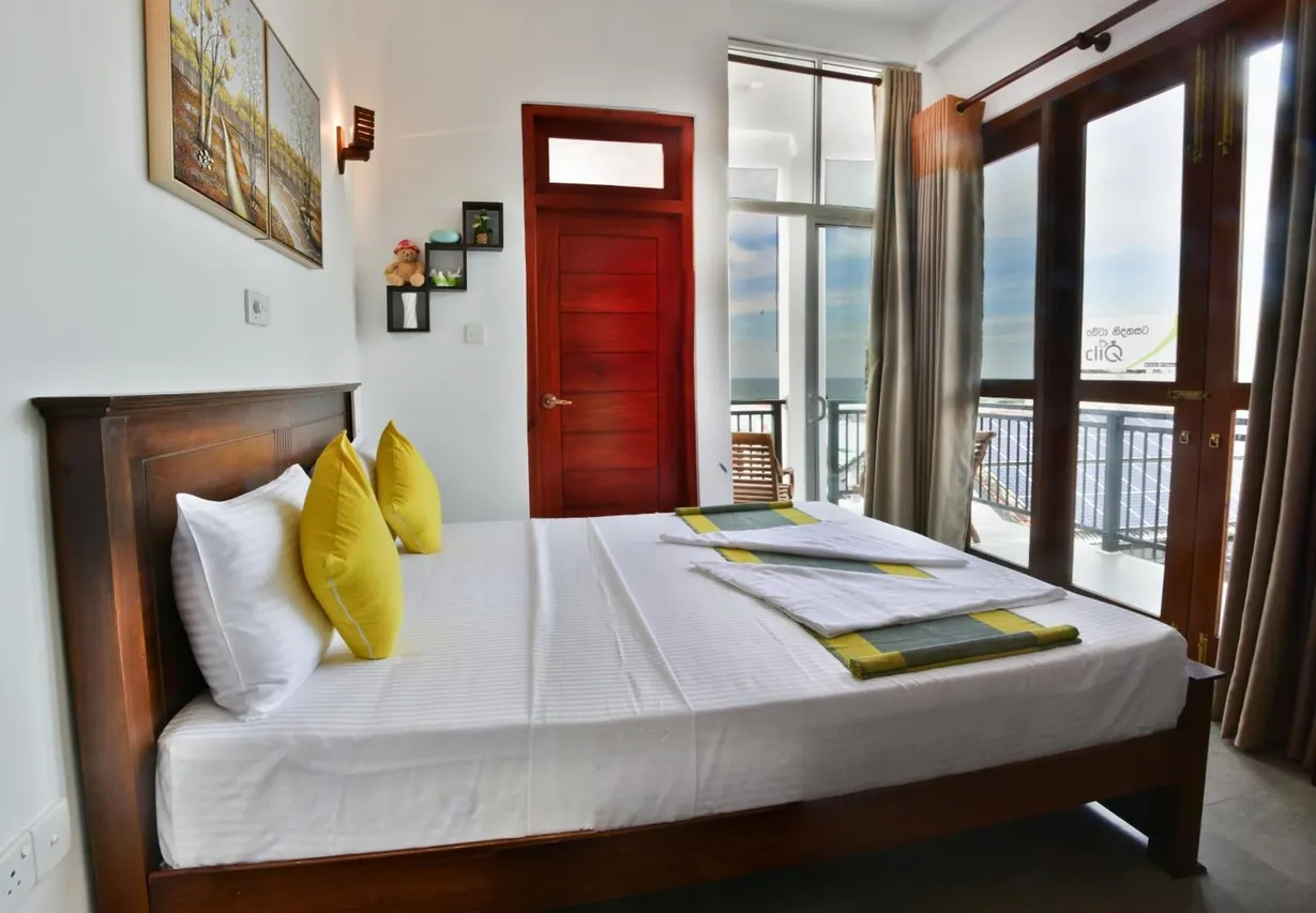 Deluxe Sea View 3