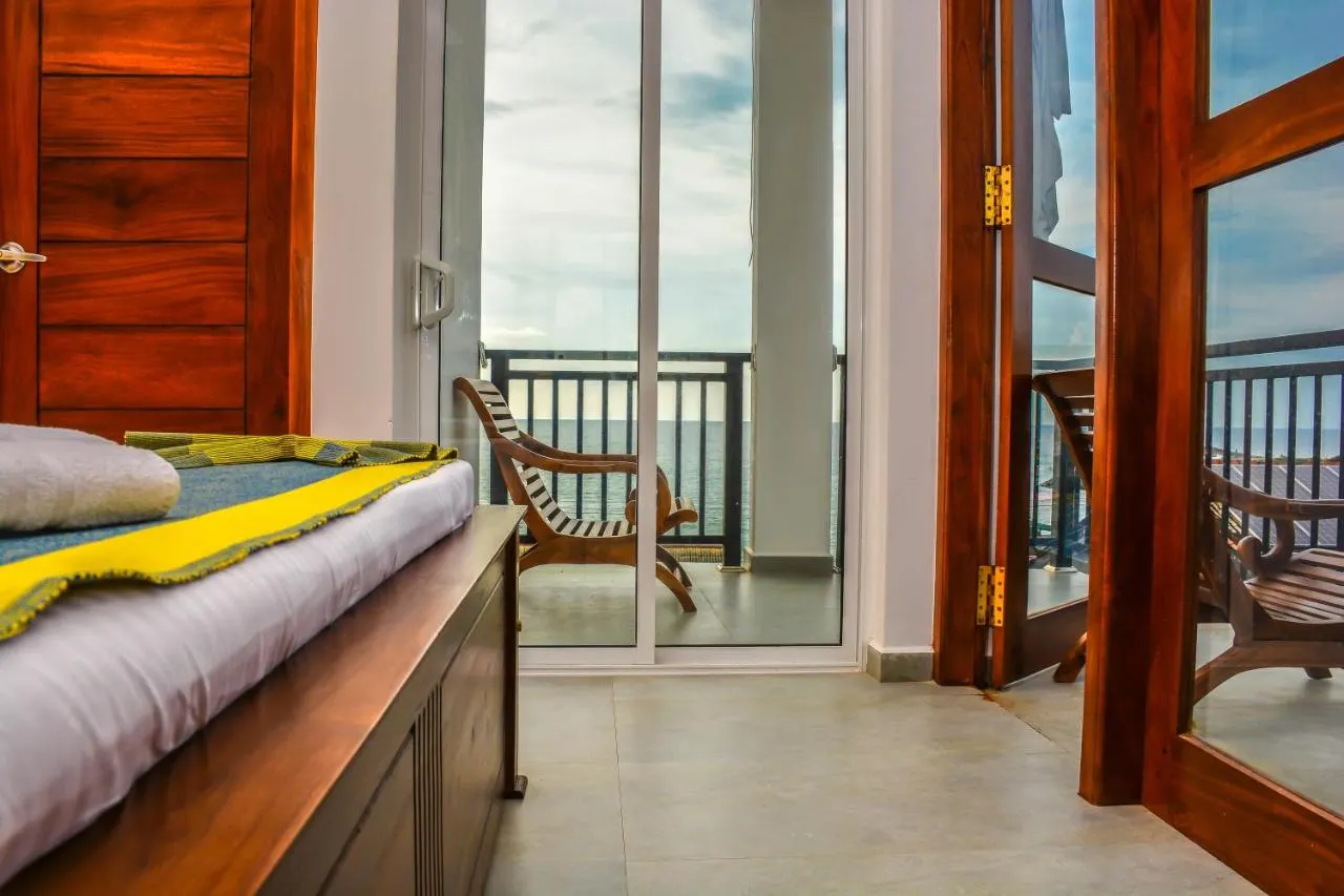 Deluxe Sea View 2