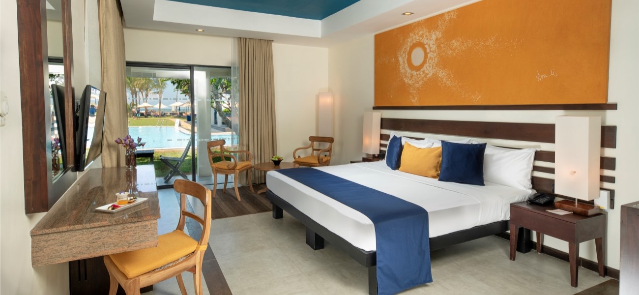 Superior Room Pool Side 3