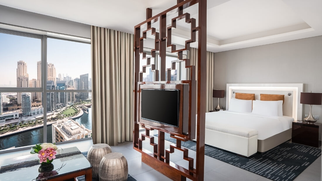 Grand King Suite with Soluna Beach Access 2