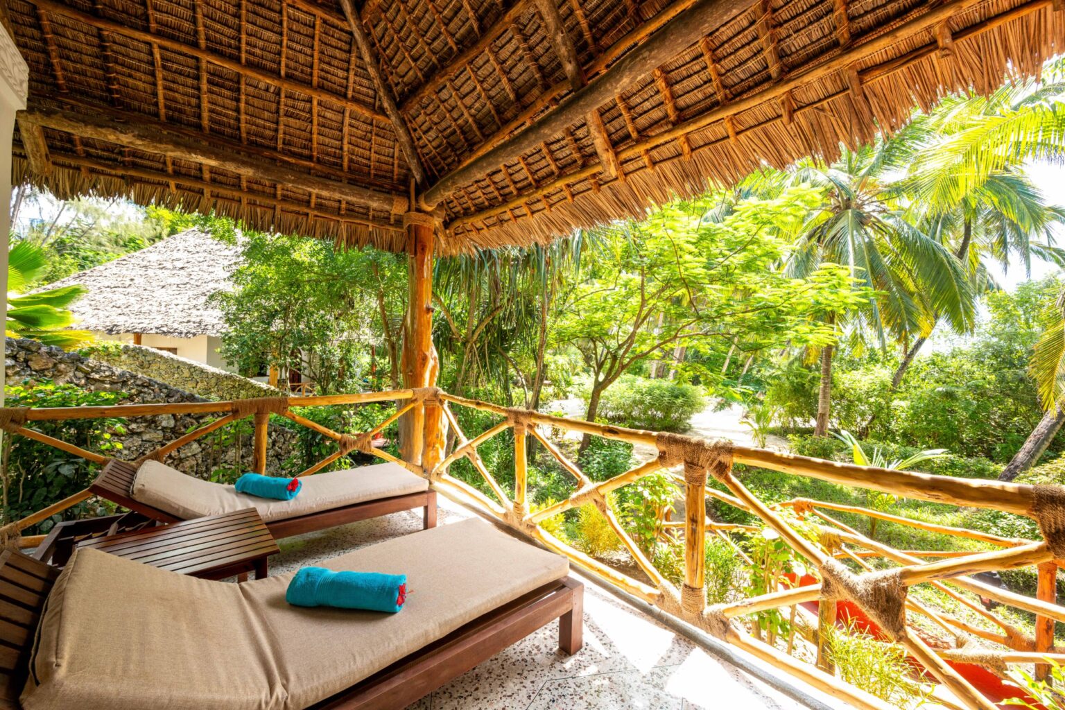 Beachfront Room 4