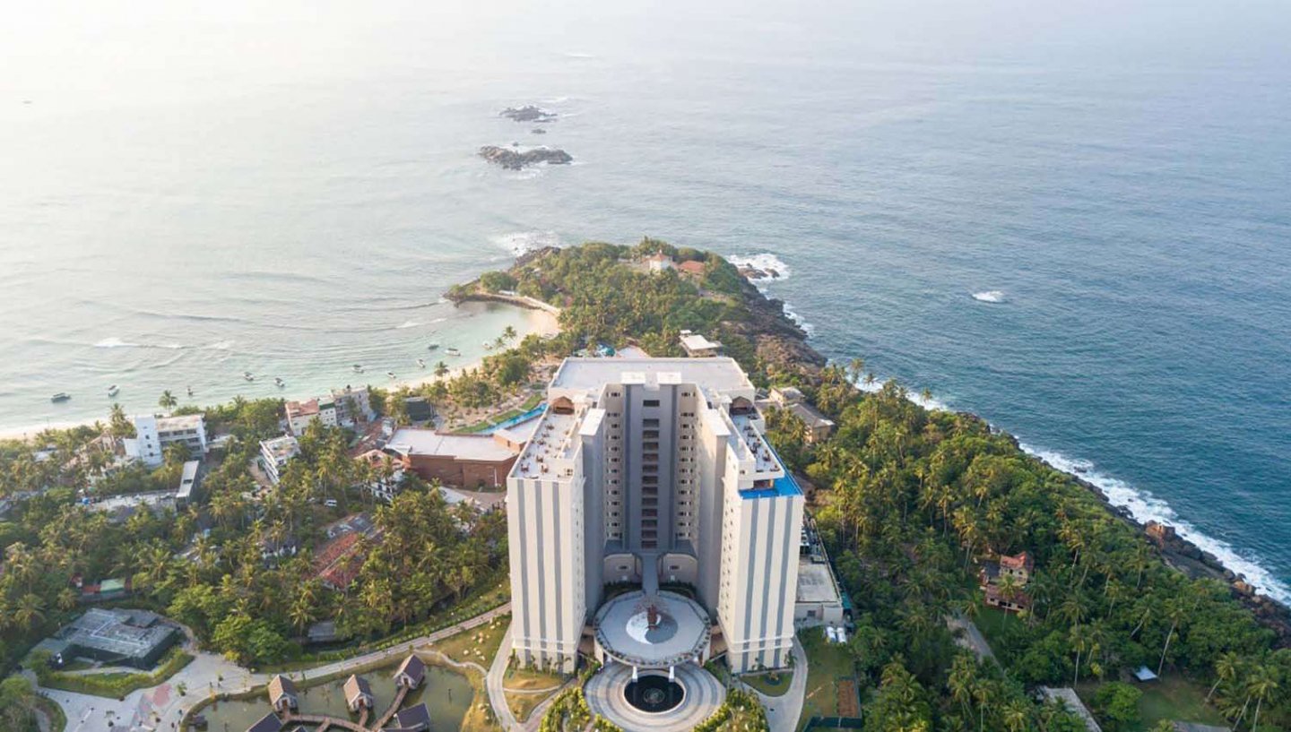 Araliya Beach Resort & Spa