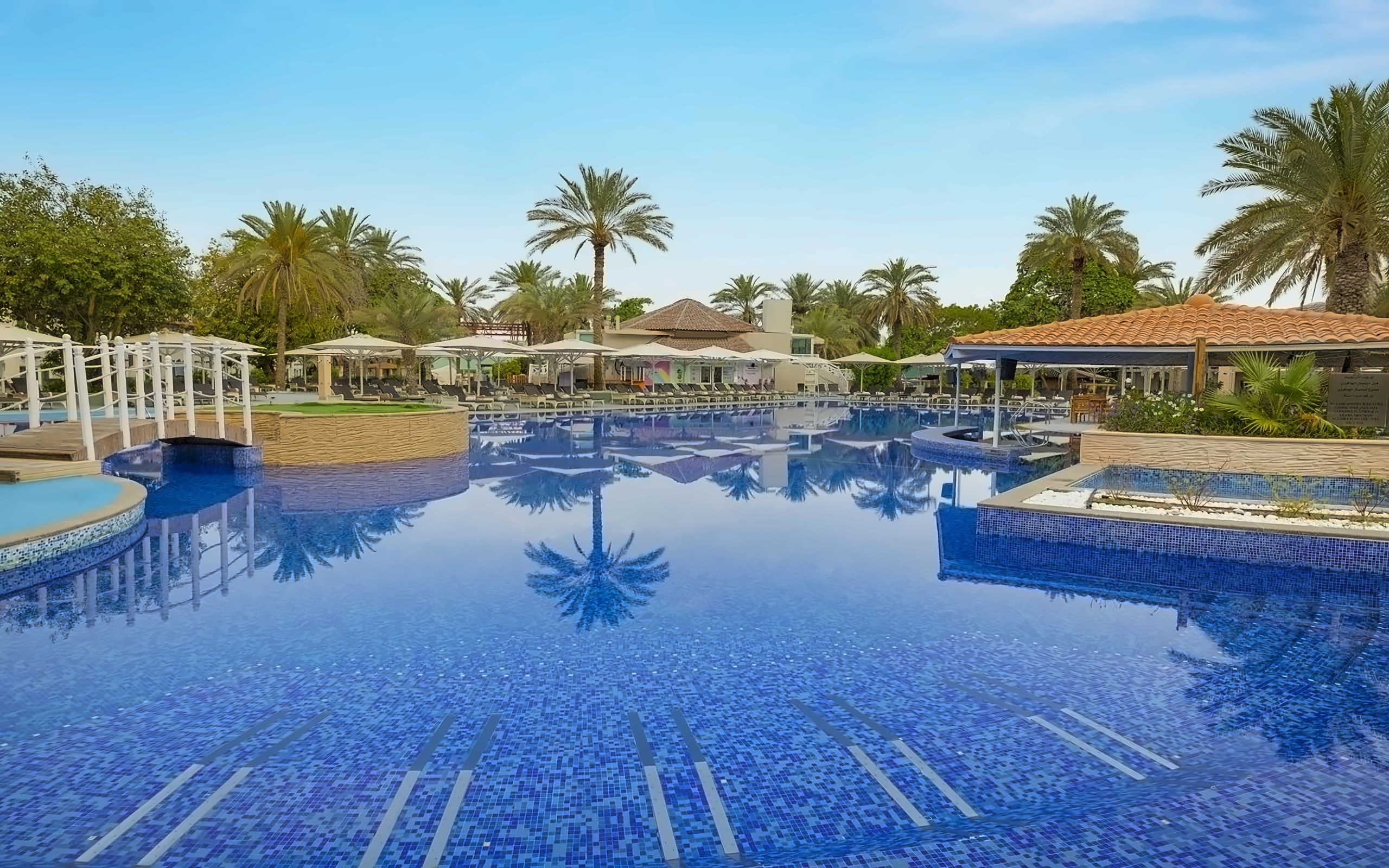 Al Habtoor Grand Resort, Autograph Collection 2