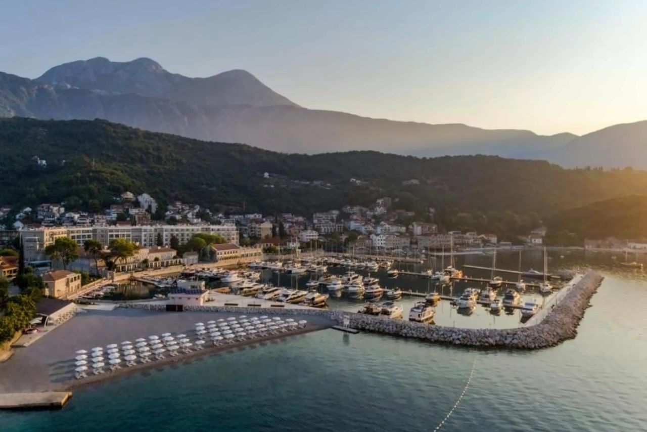 Lazure Marina 2