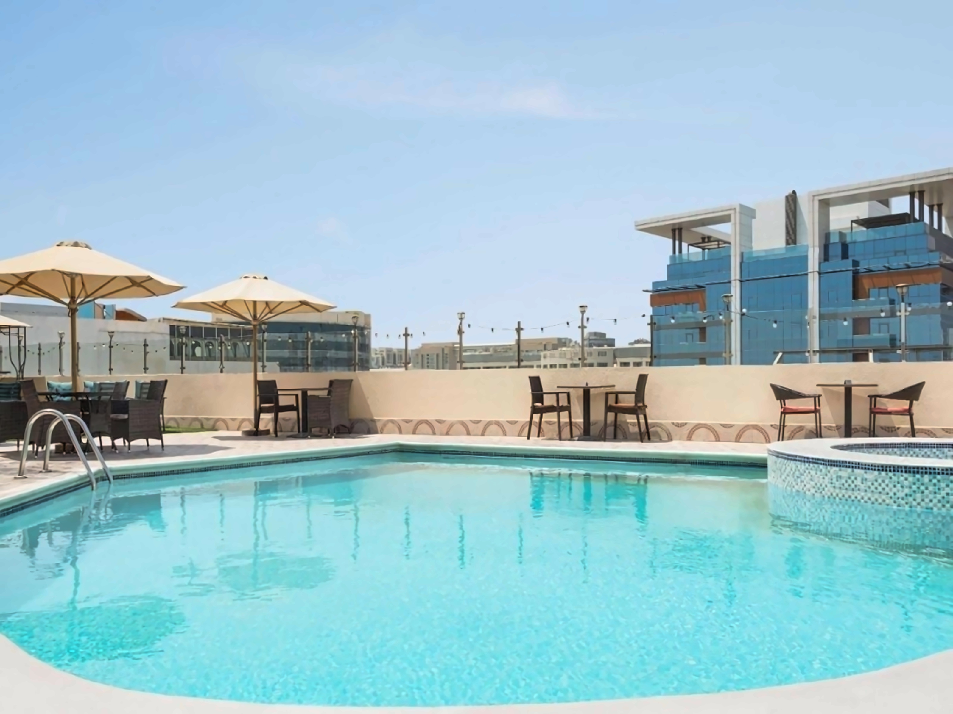 Howard Johnson Plaza by Wyndham Dubai Deira 6