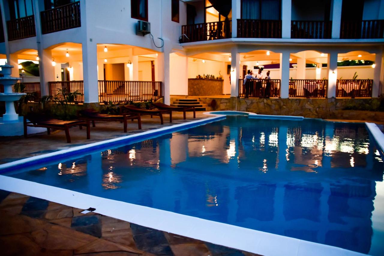 Zanoceanique Hotel 5