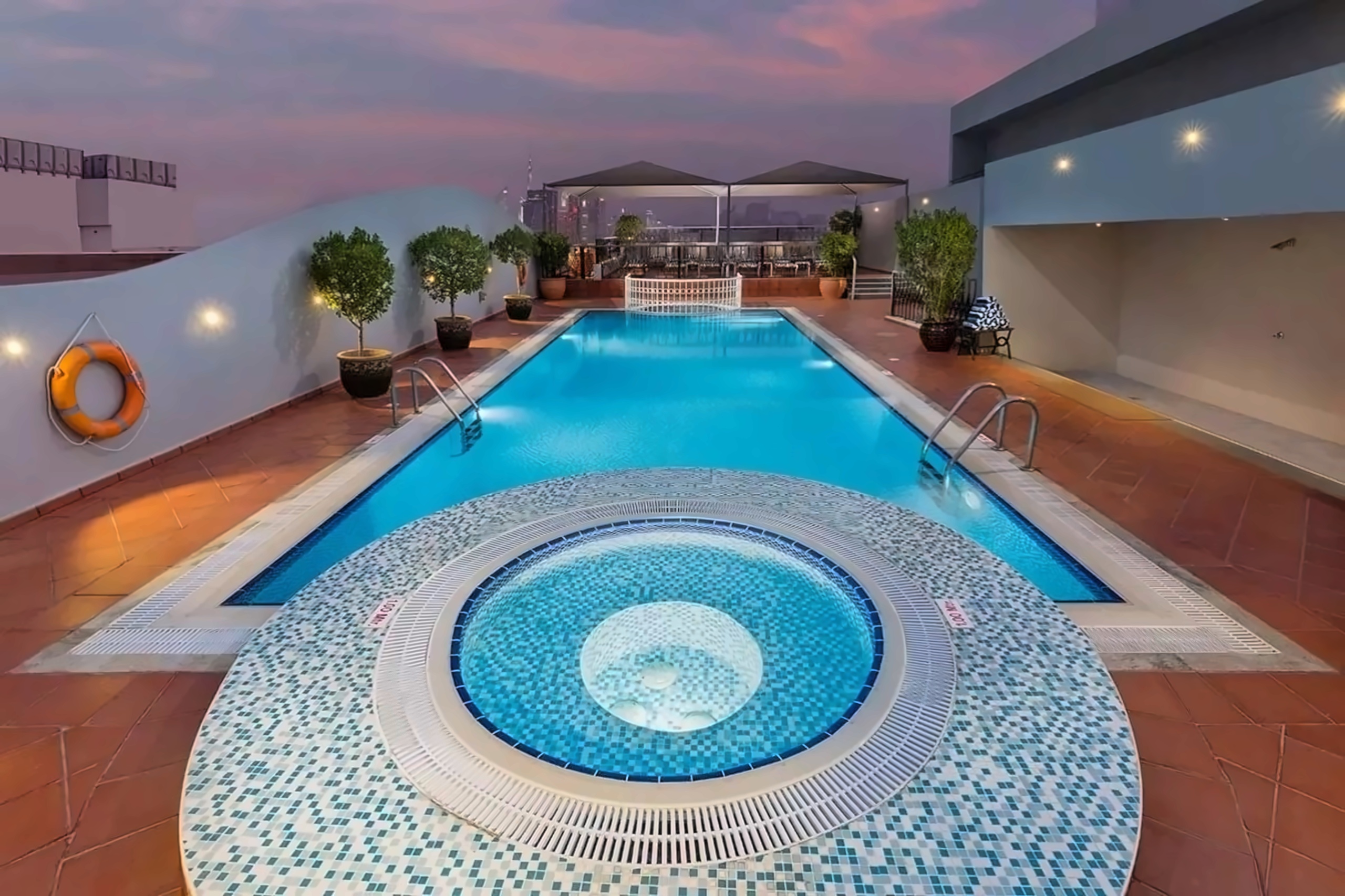 Savoy Crest Aparthotel 3
