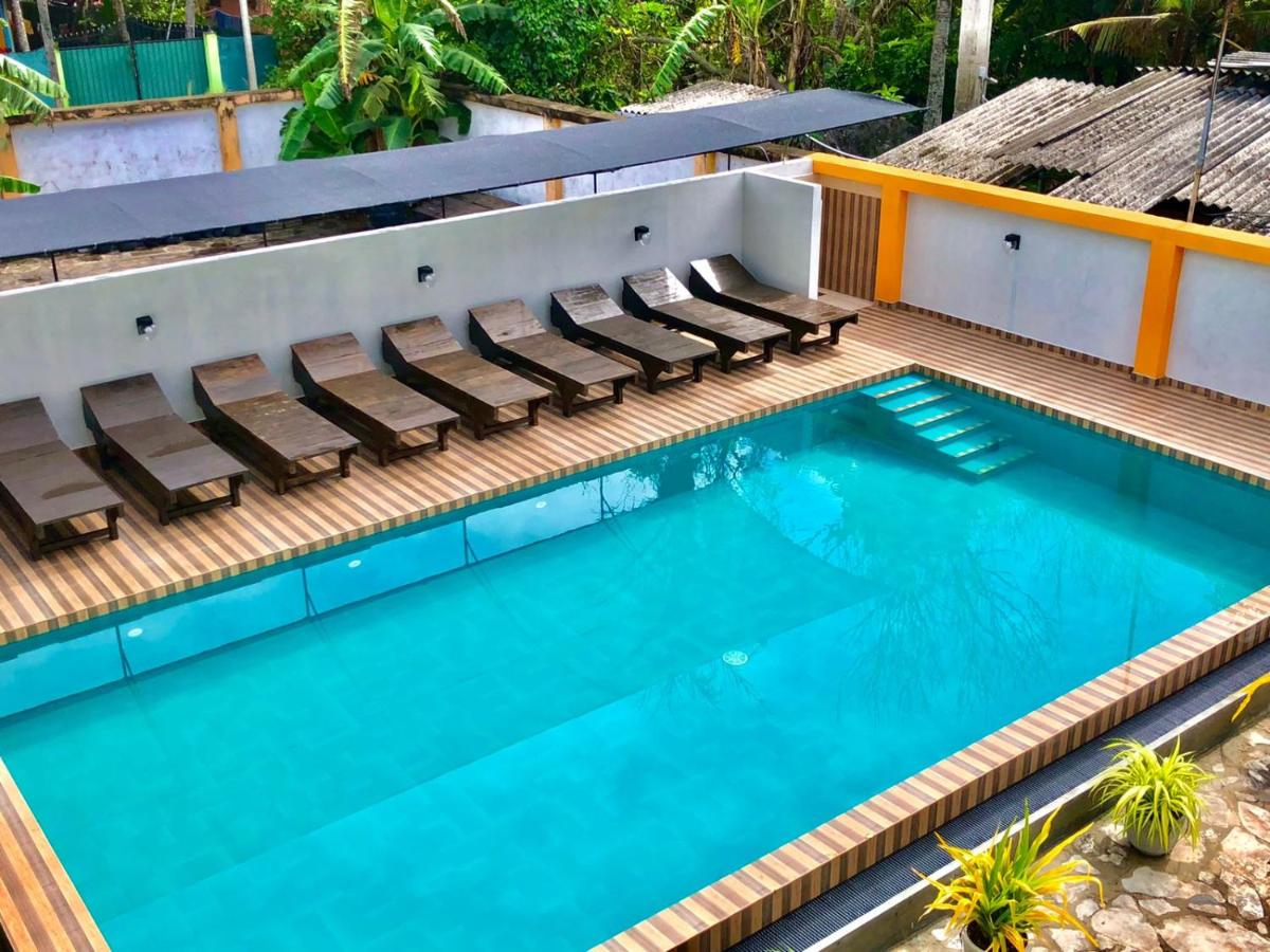 Sundowners Hotel 3