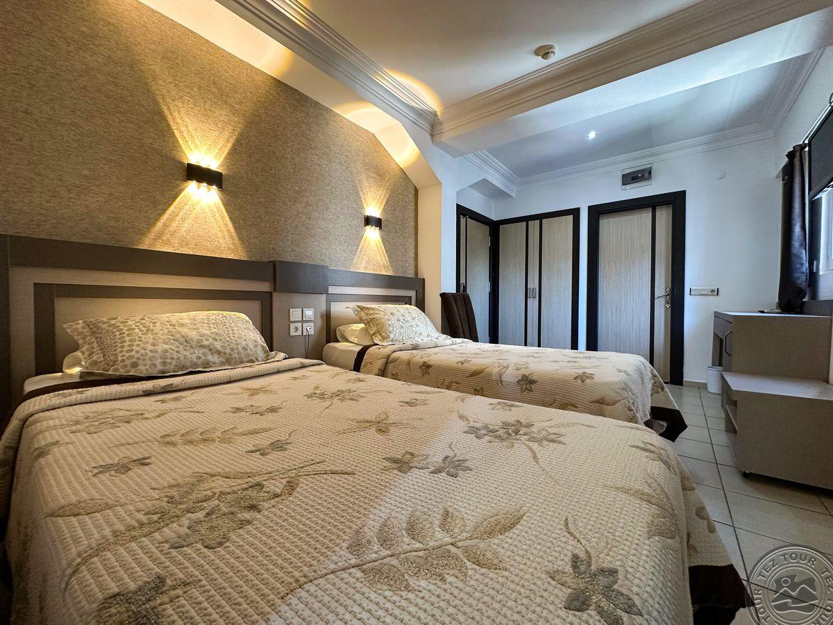 Monte Carlo Hotel 5