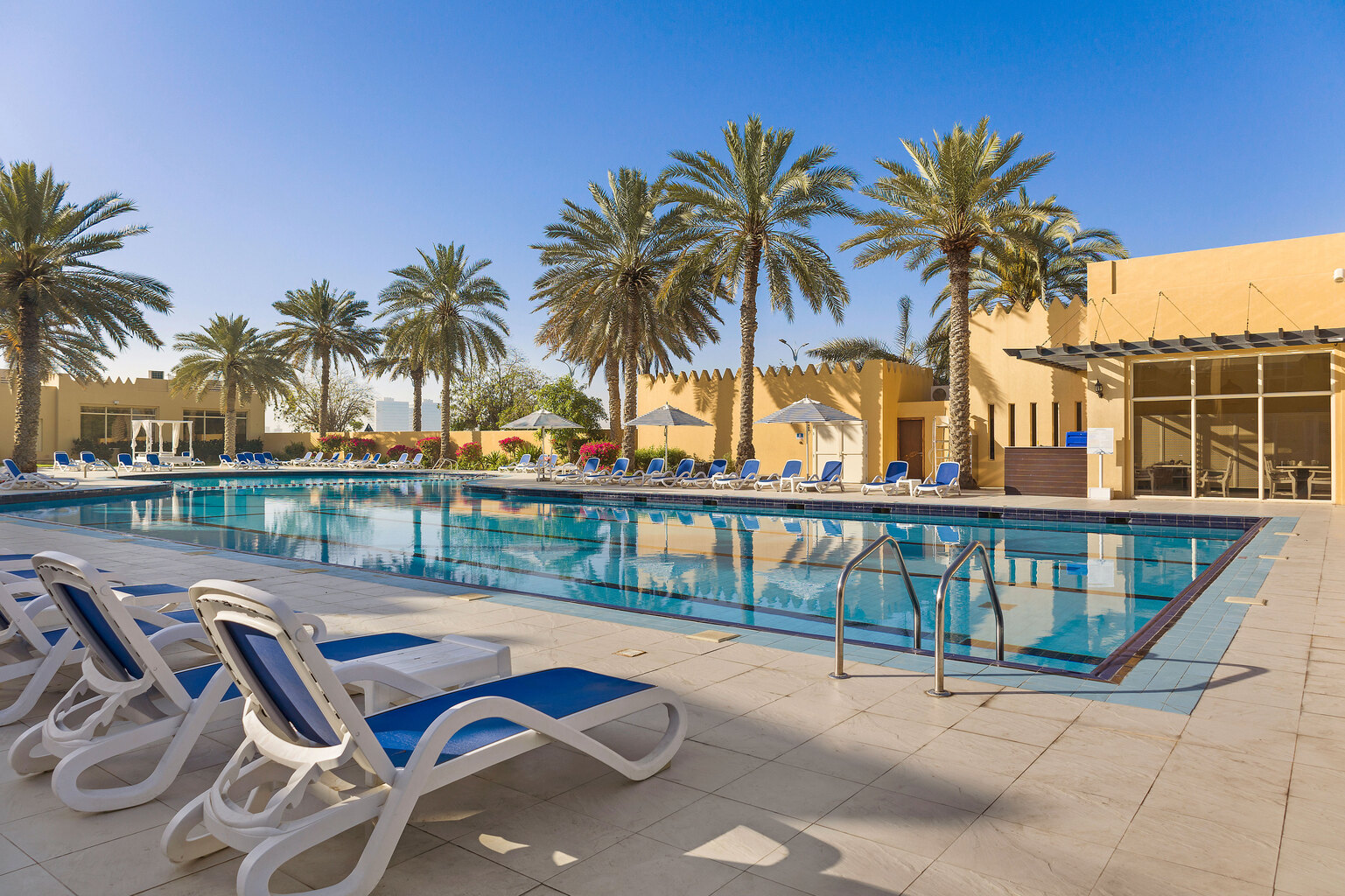 Al Hamra Village Hotel 3