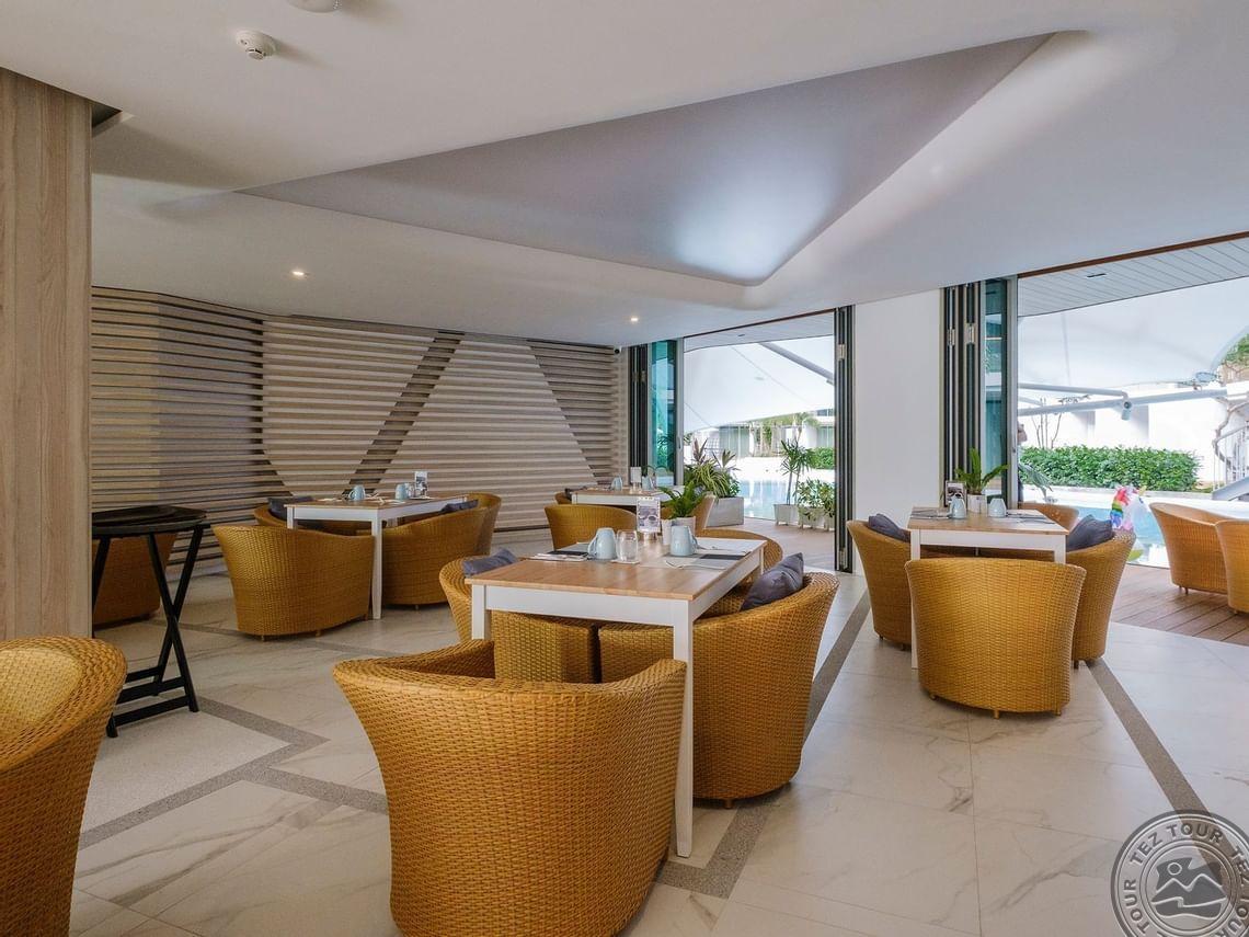 Wyndham Grand Nai Harn Beach Phuket 3