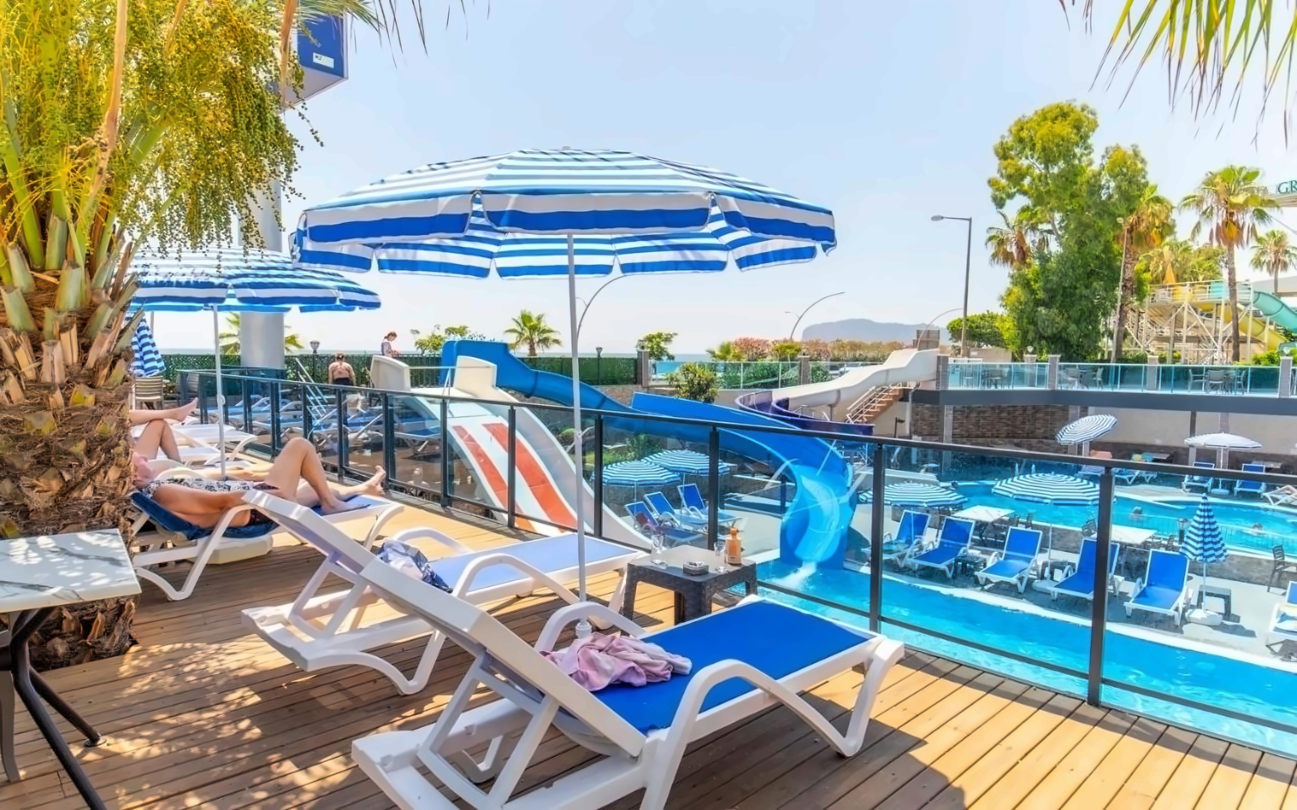 Relax Beach Hotel 5