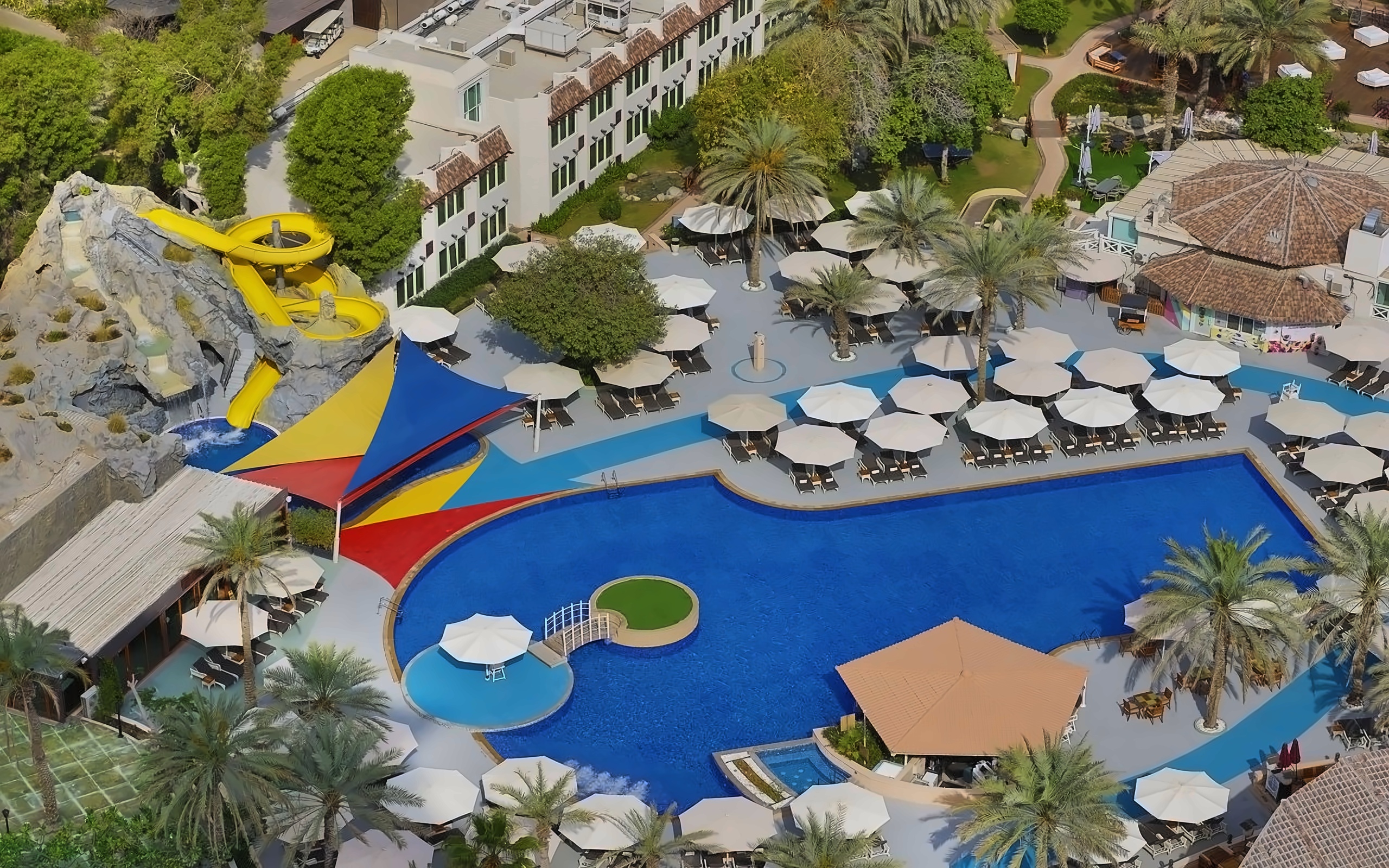 Al Habtoor Grand Resort, Autograph Collection 4