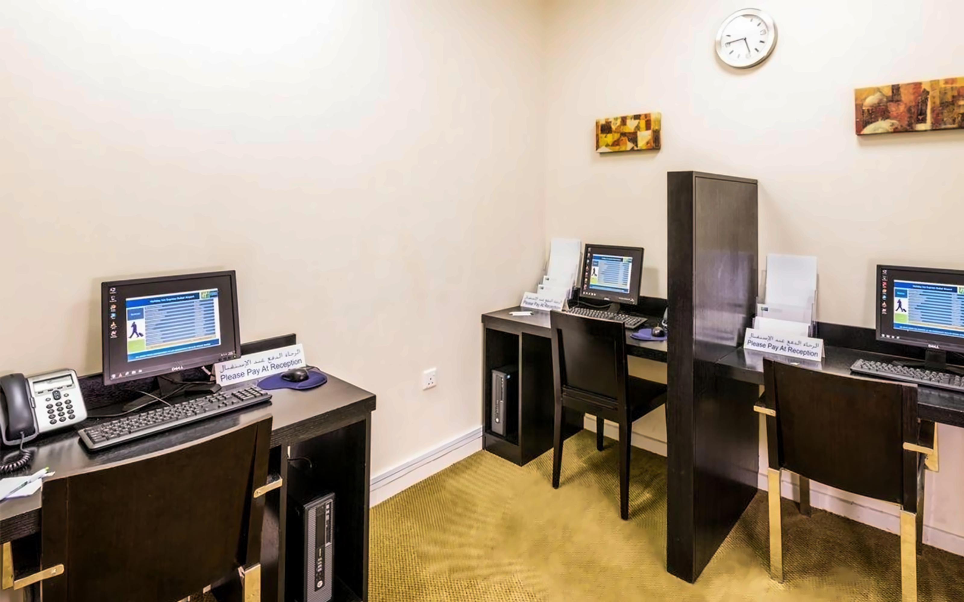 Holiday Inn Express Dubai Airport 6
