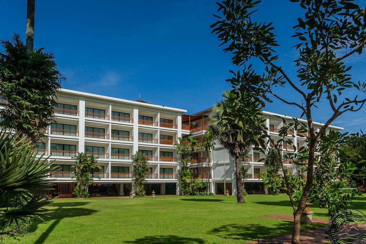 Naithonburi Beach Resort 2