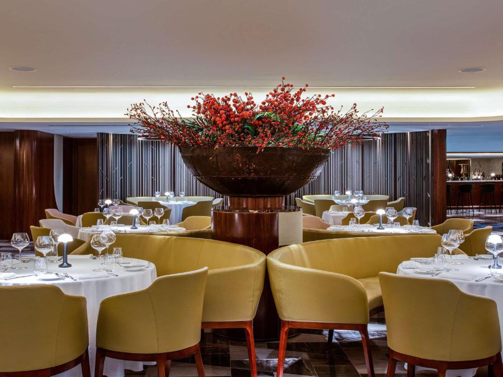 Queen Elizabeth 2 Hotel 6